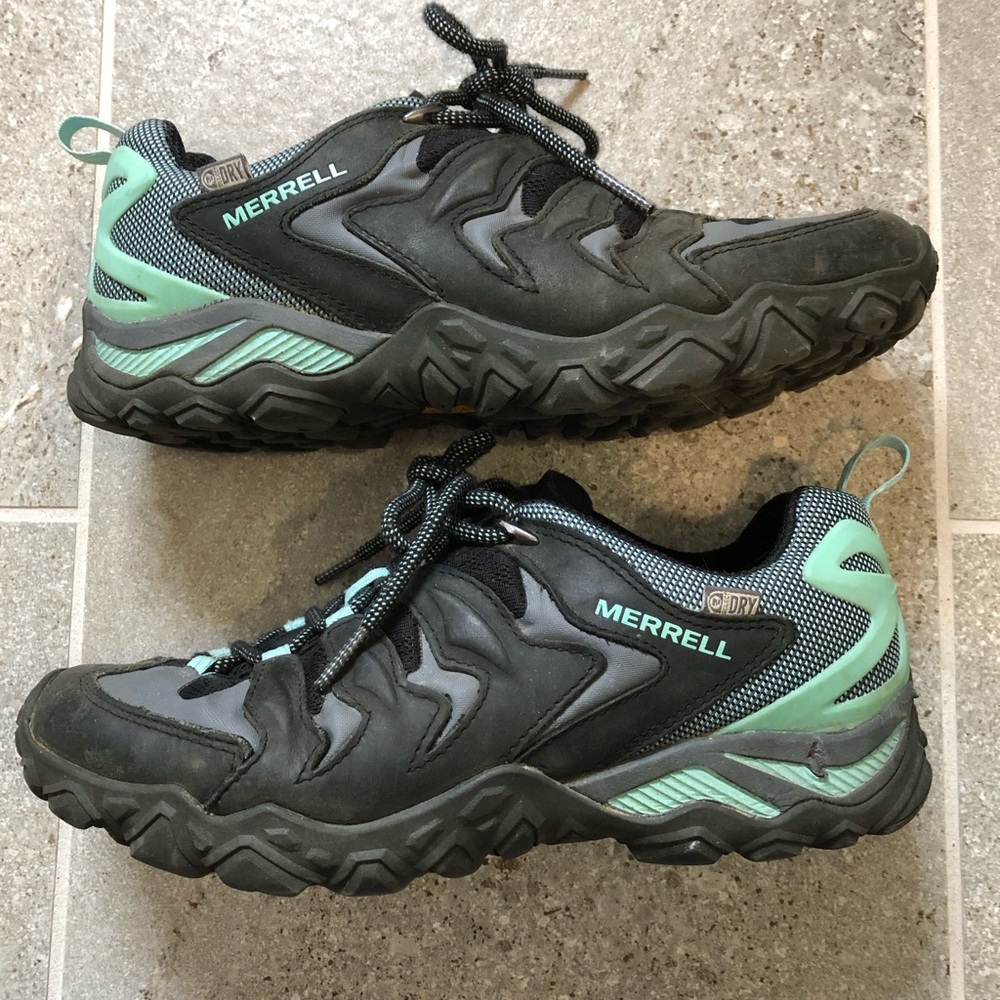 Women’s Merrell Hiking shoe size 8